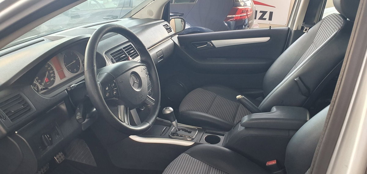 Mercedes-Benz Classe B 200 CDI Sport (5)