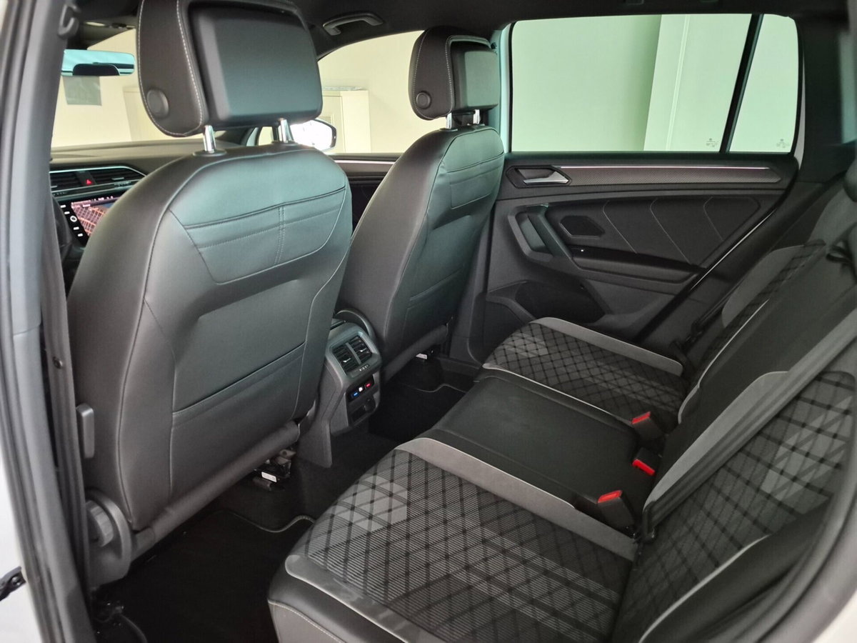 Volkswagen Tiguan 1.5 TSI 150 CV DSG ACT R-Line (14)