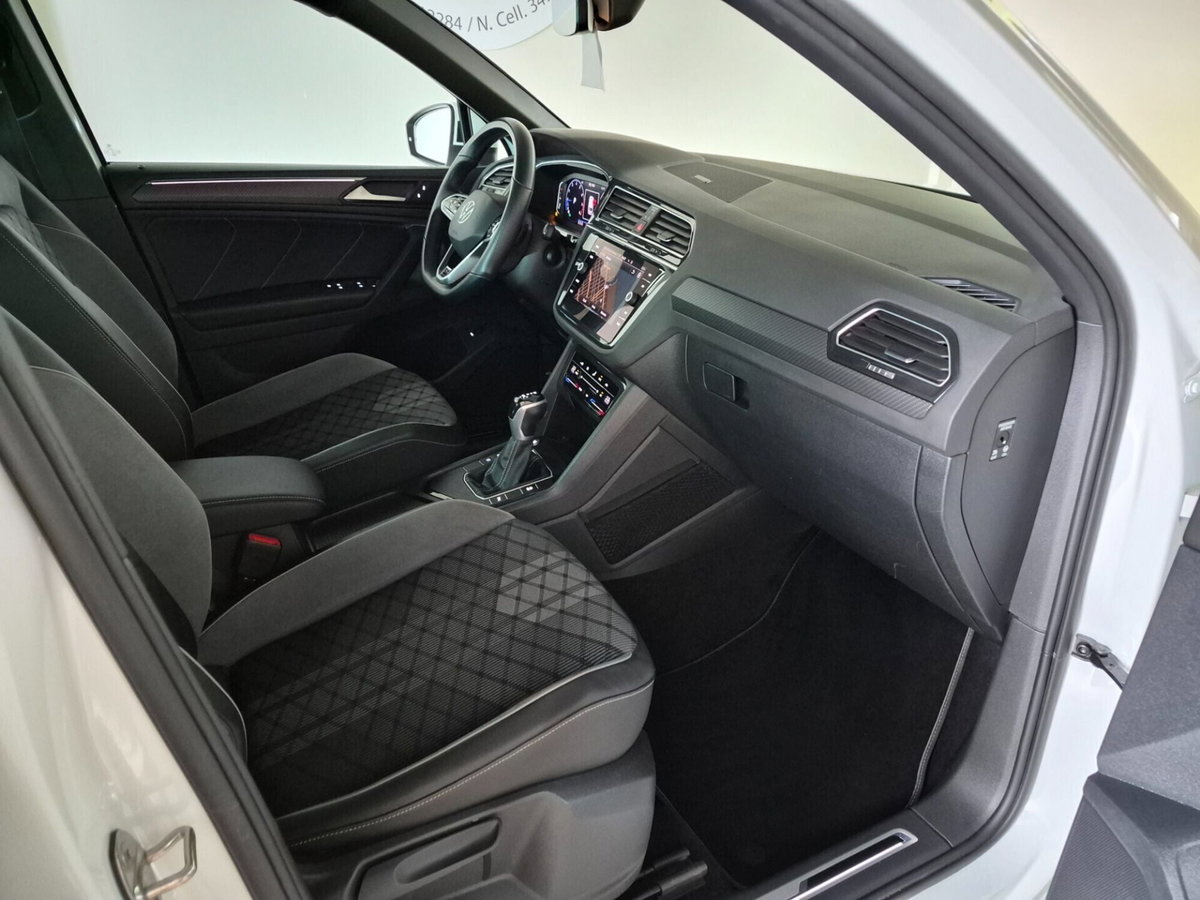 Volkswagen Tiguan 1.5 TSI 150 CV DSG ACT R-Line (16)