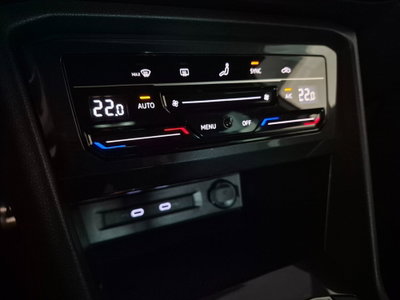 Volkswagen Tiguan 1.5 TSI 150 CV DSG ACT R-Line (18)