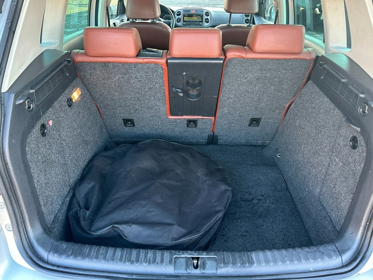 Volkswagen Tiguan 2.0 TDI DPF 4MOTION DSG Sport & Style (14)