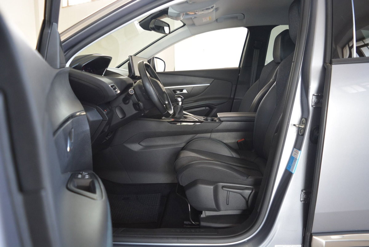 Peugeot 3008 BlueHDi 130 S&S EAT8 Allure Pack (14)