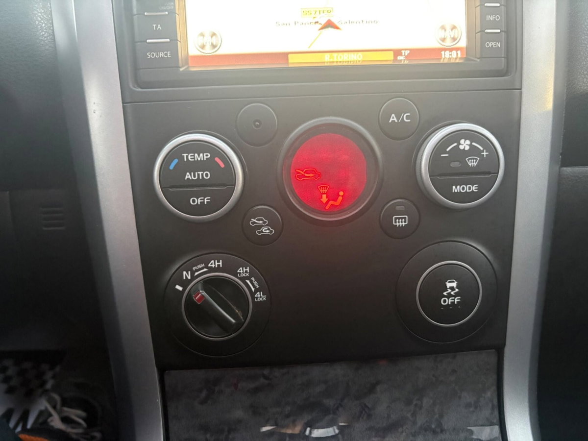 Suzuki Grand Vitara 1.9 DDiS 5 porte Crossover Evolution Plus (16)