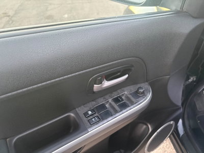 Suzuki Grand Vitara 1.9 DDiS 5 porte Crossover Evolution Plus (9)