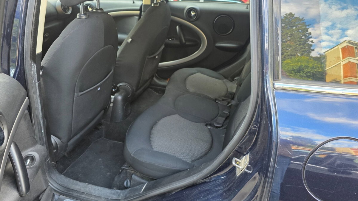 MINI Mini 1.6 16V Cooper (9)