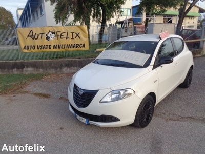 Lancia Ypsilon 1.3 MJT 16V 95 CV 5 porte S&S Silver usata