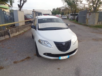 Lancia Ypsilon 1.3 MJT 16V 95 CV 5 porte S&S Silver (2)
