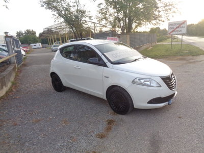 Lancia Ypsilon 1.3 MJT 16V 95 CV 5 porte S&S Silver (3)