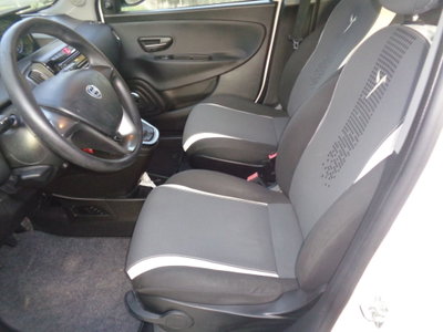 Lancia Ypsilon 1.3 MJT 16V 95 CV 5 porte S&S Silver (5)