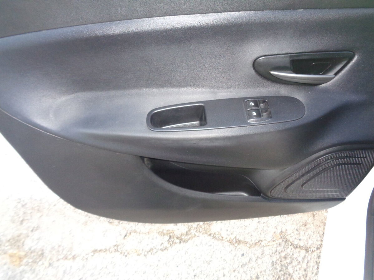 Lancia Ypsilon 1.3 MJT 16V 95 CV 5 porte S&S Silver (6)
