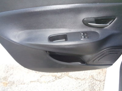Lancia Ypsilon 1.3 MJT 16V 95 CV 5 porte S&S Silver (6)