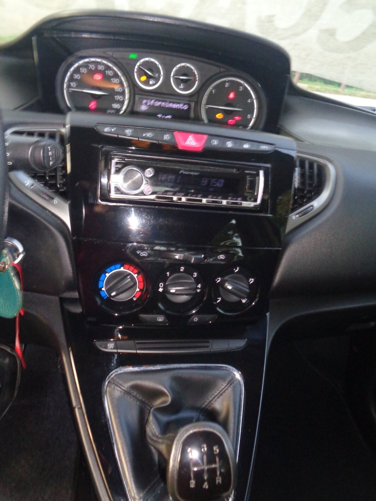 Lancia Ypsilon 1.3 MJT 16V 95 CV 5 porte S&S Silver (7)