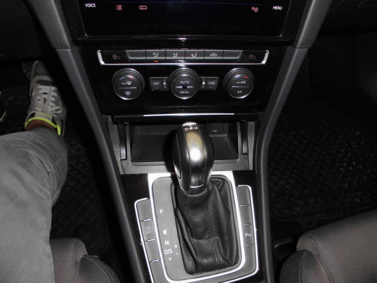 Volkswagen Golf 2.0 TDI DSG 5p. 4MOTION Executive BlueMotion Technology (11)