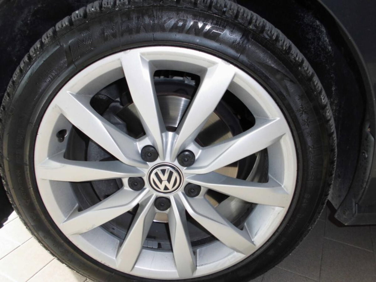 Volkswagen Golf 2.0 TDI DSG 5p. 4MOTION Executive BlueMotion Technology (5)