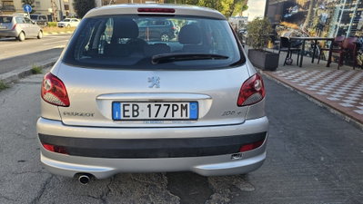 Peugeot 206 60CV 3p. Trendy (4)