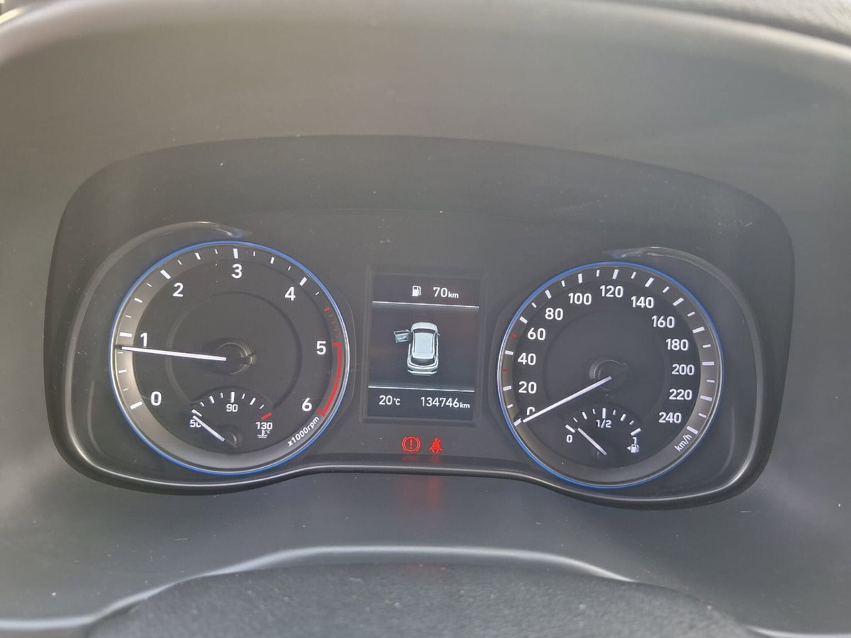 Hyundai Kona 1.6 CRDI 115 CV Xpossible (13)