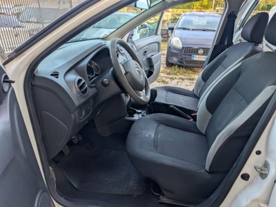 Dacia Sandero 1.5 dCi 75CV Ambiance (10)