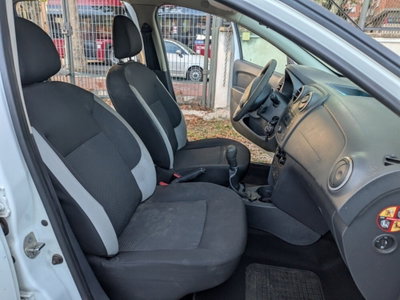 Dacia Sandero 1.5 dCi 75CV Ambiance (8)