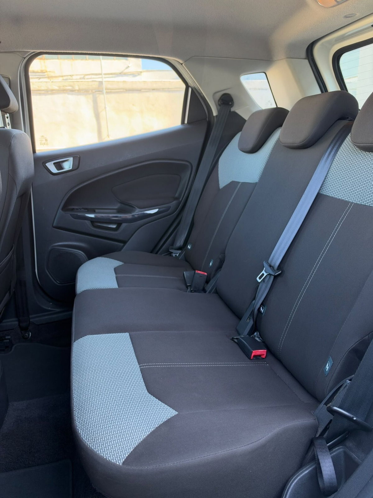Ford EcoSport 1.5 110 CV Powershift Titanium (9)