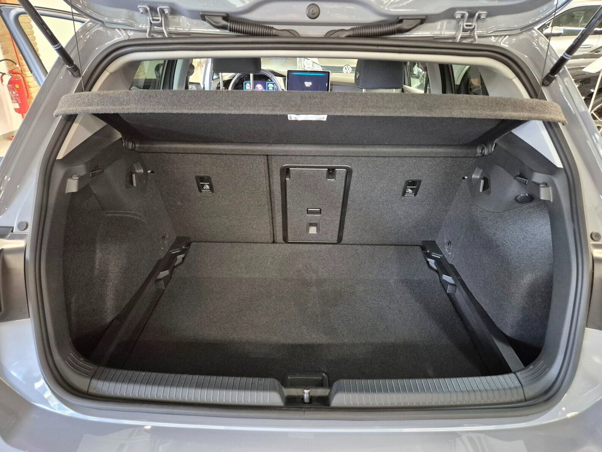 Volkswagen Golf 1.5 tsi Edition 115cv (11)