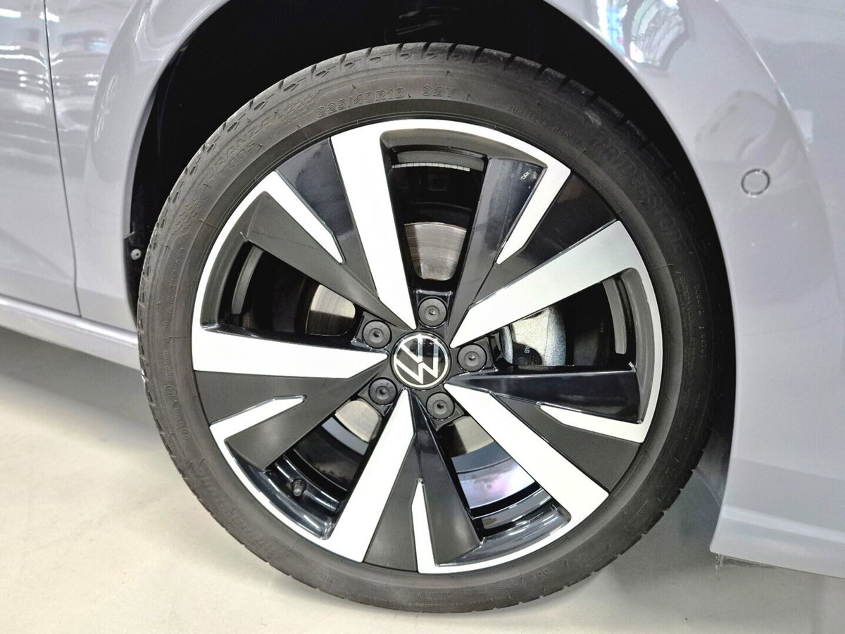 Volkswagen Golf 1.5 tsi Edition 115cv (15)