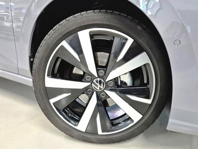 Volkswagen Golf 1.5 tsi Edition 115cv (15)