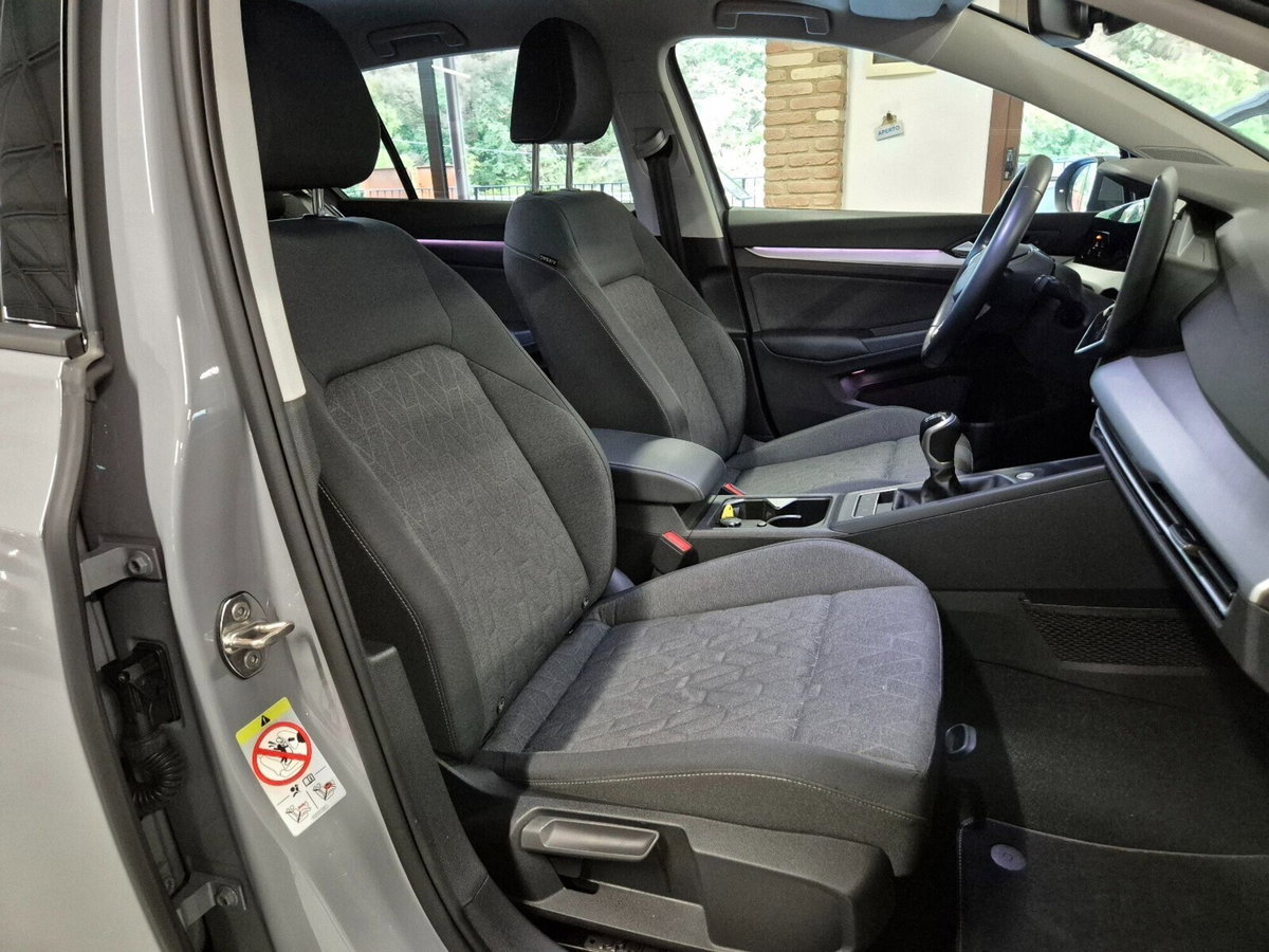 Volkswagen Golf 1.5 tsi Edition 115cv (7)