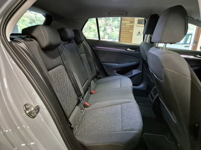 Volkswagen Golf 1.5 tsi Edition 115cv (8)