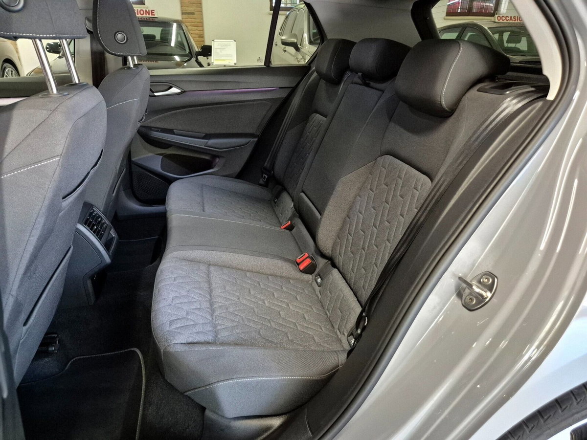 Volkswagen Golf 1.5 tsi Edition 115cv (9)