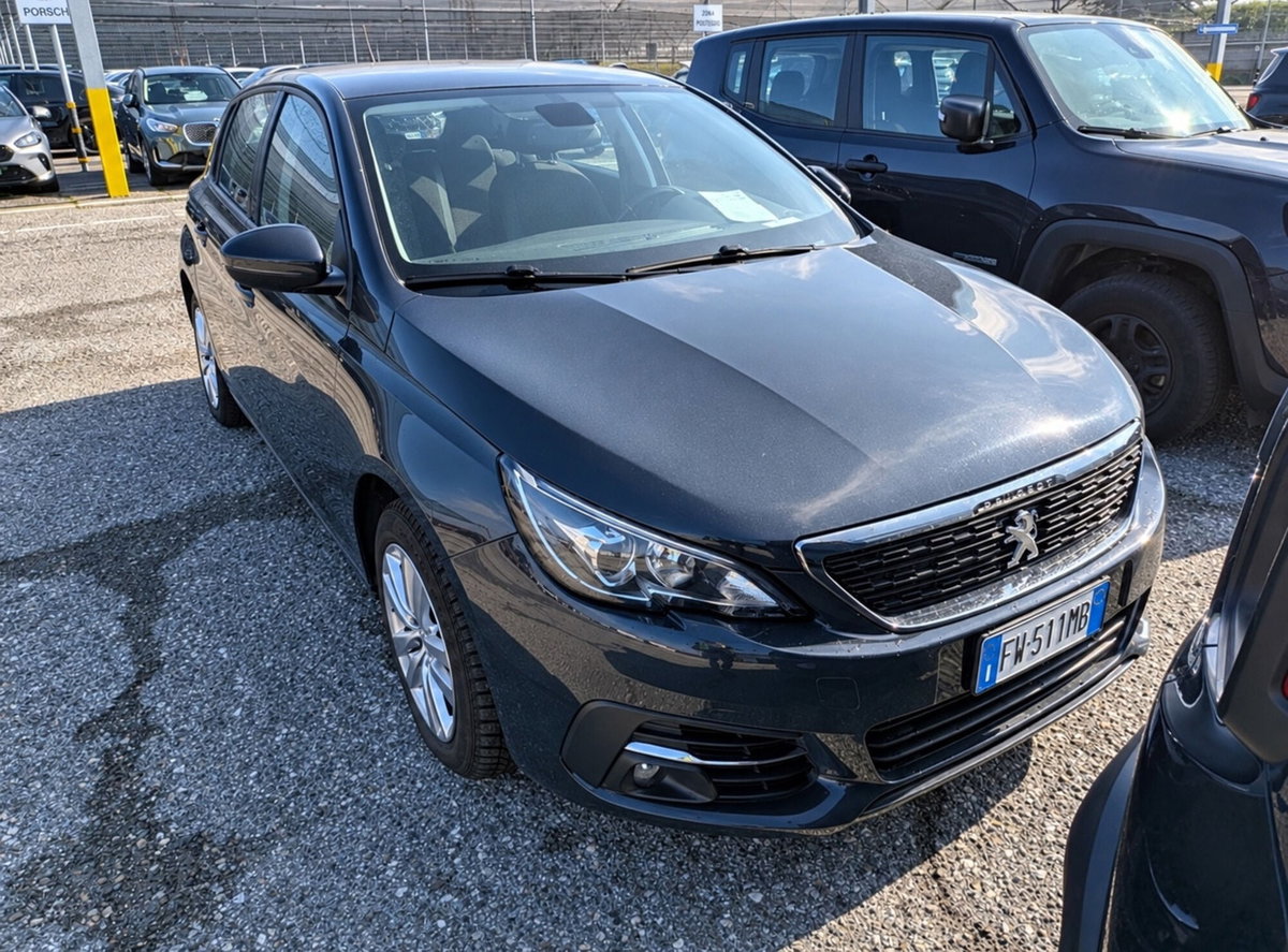 Peugeot 308 BlueHDi 130 S&S Business (2)