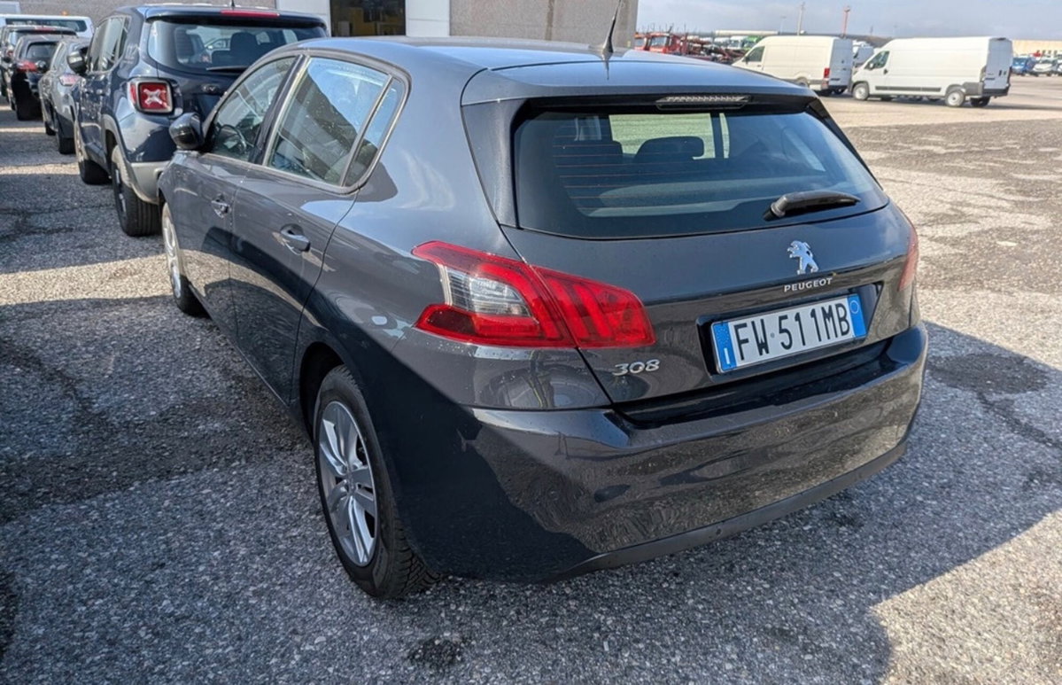 Peugeot 308 BlueHDi 130 S&S Business (4)