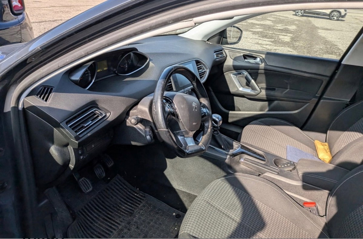 Peugeot 308 BlueHDi 130 S&S Business (5)
