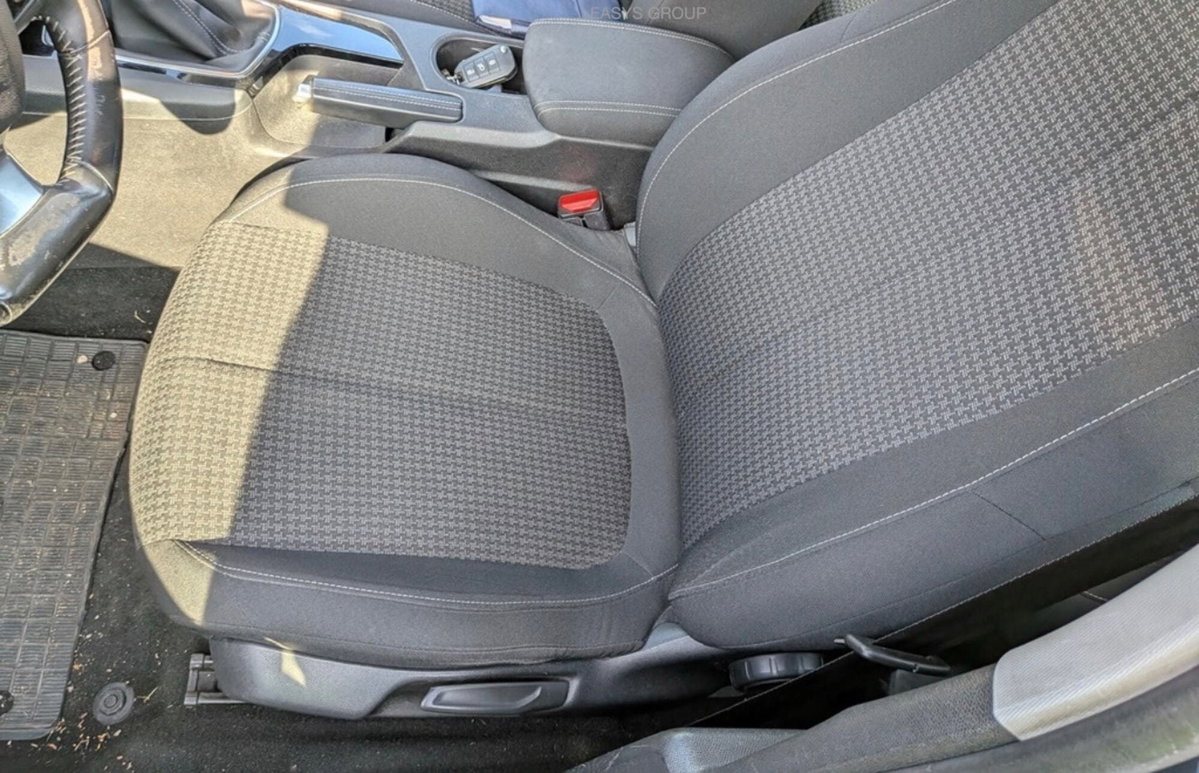 Peugeot 308 BlueHDi 130 S&S Business (8)