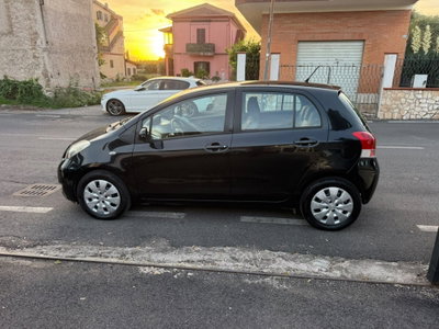 Toyota Yaris 1.3 5 porte (12)