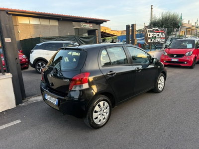 Toyota Yaris 1.3 5 porte (2)