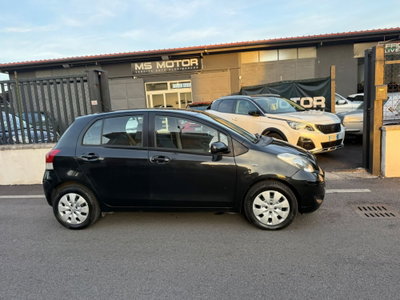 Toyota Yaris 1.3 5 porte (3)