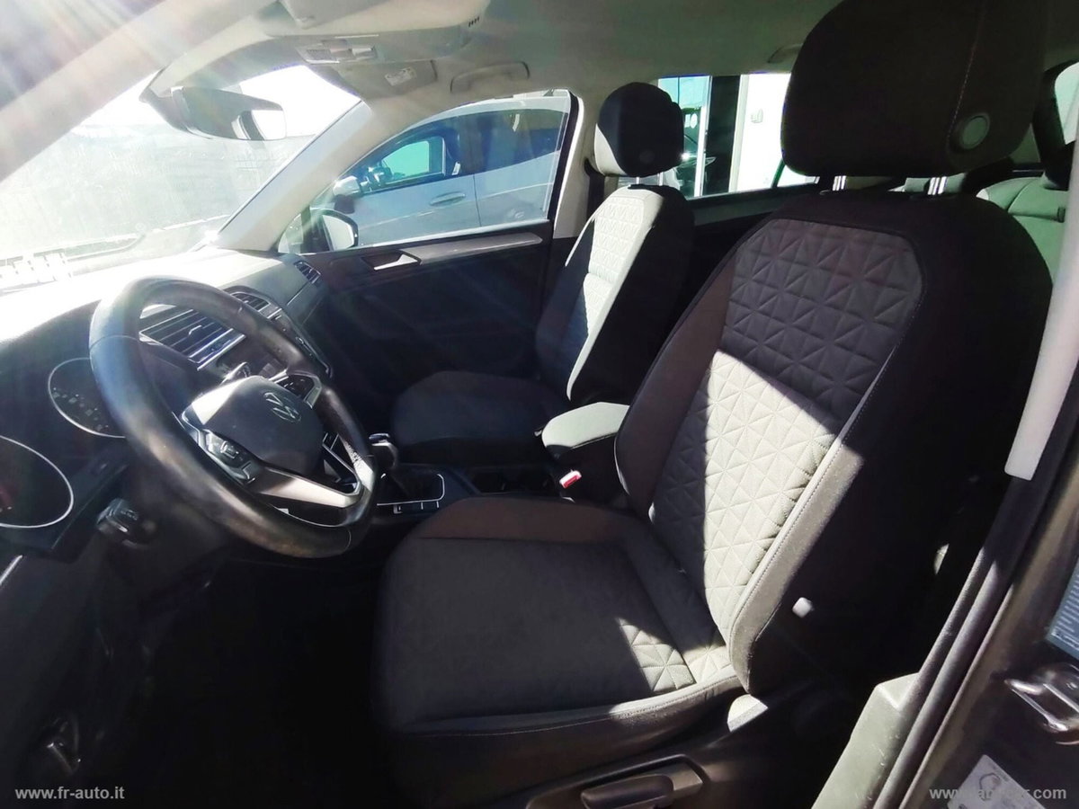 Volkswagen Tiguan 2.0 TDI 150 CV SCR DSG 4MOTION R-Line (11)