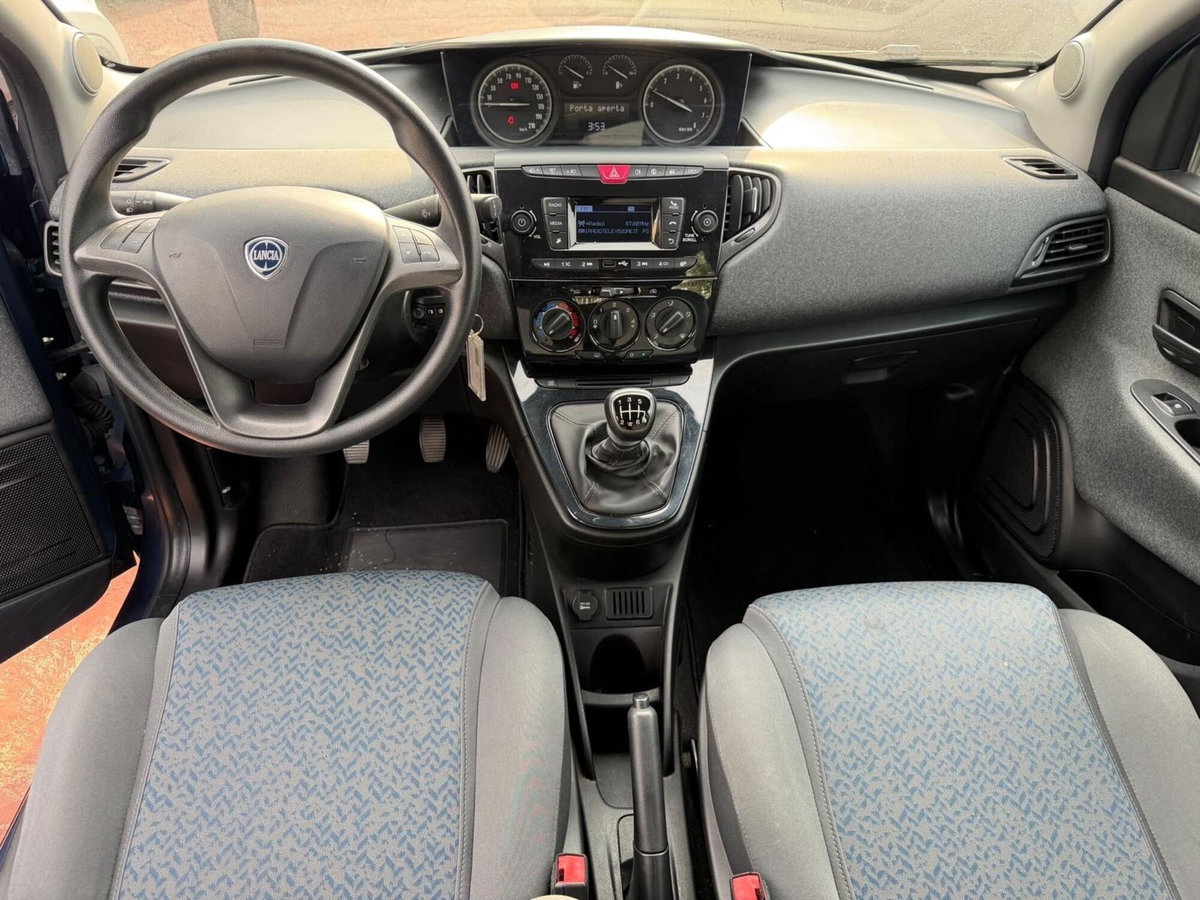 Lancia Ypsilon 1.0 FireFly 5 porte S&S Hybrid Ecochic Silver (11)