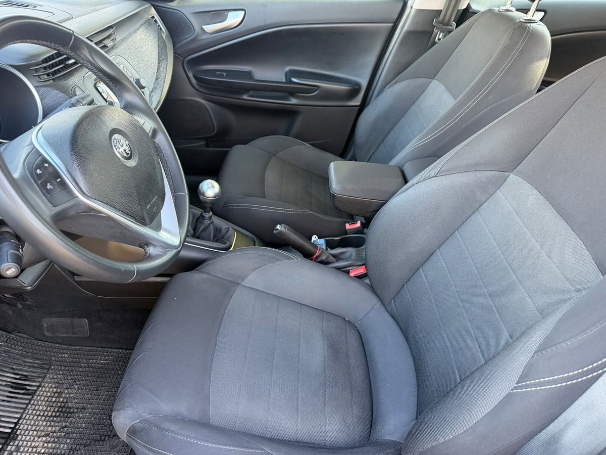 Alfa Romeo Giulietta 1.6 JTDm Ti 120cv (17)