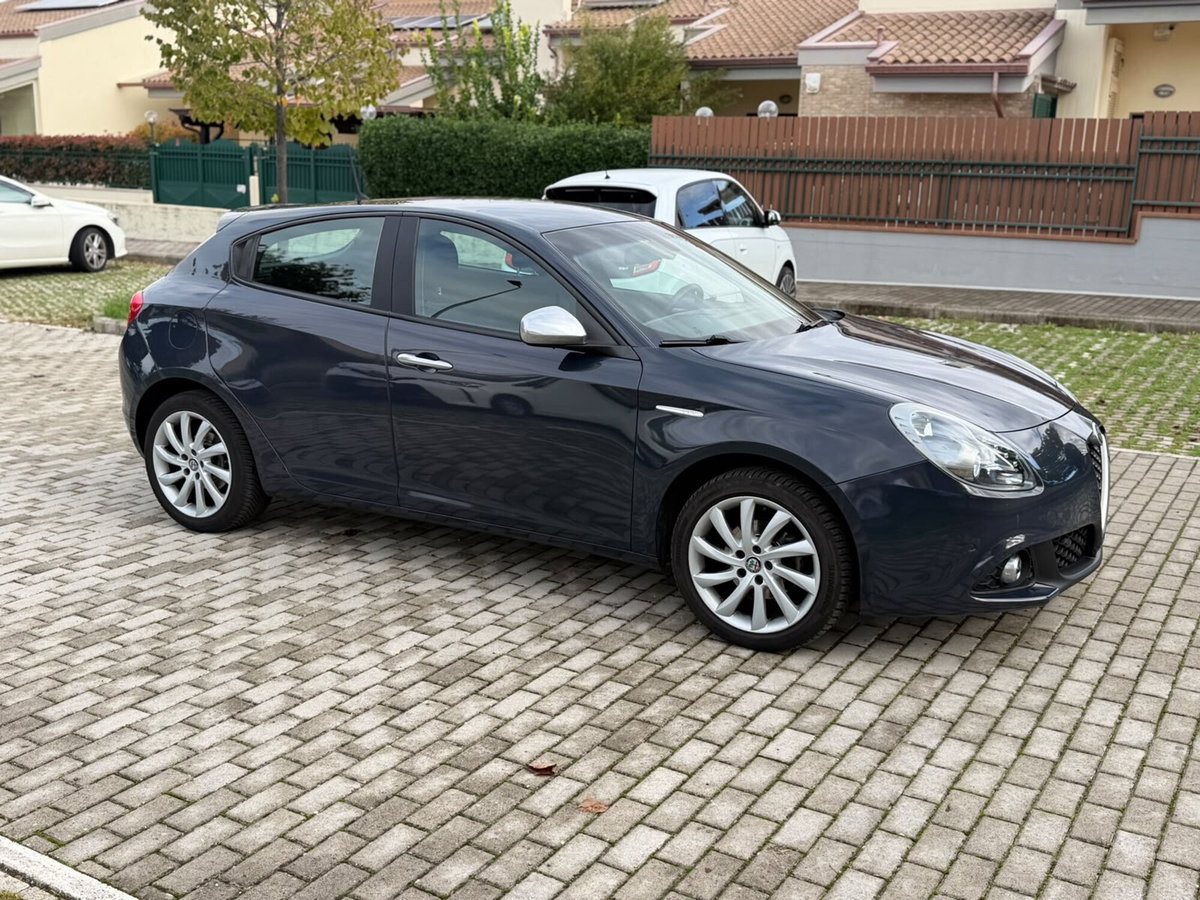 Alfa Romeo Giulietta 1.6 JTDm Ti 120cv (3)