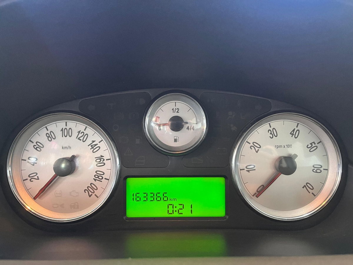 Lancia Ypsilon 1.3 MJT 75 CV Diva (10)