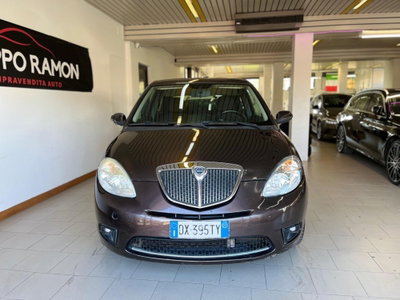 Lancia Ypsilon 1.3 MJT 75 CV Diva (2)