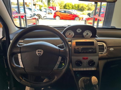 Lancia Ypsilon 1.3 MJT 75 CV Diva (9)