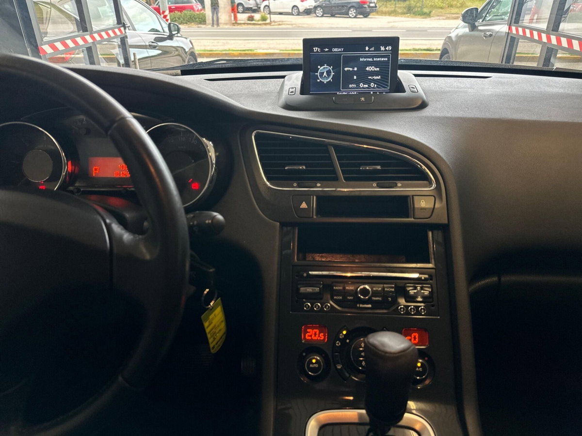 Peugeot 5008 BlueHDi 120 S&S Business (12)