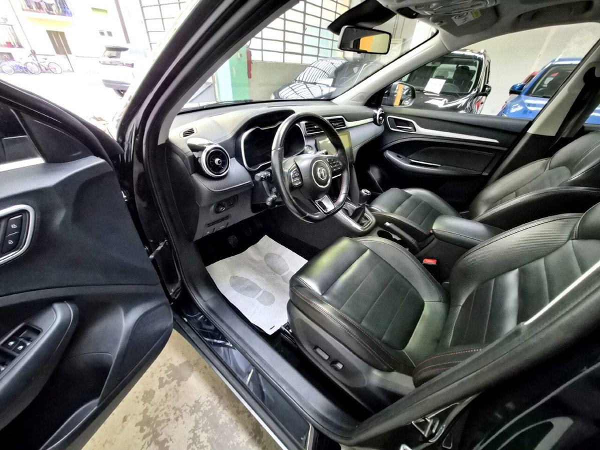 Mg ZS ZS 1.0 Luxury (11)
