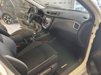 Nissan Qashqai 1.5 dCi N-Connecta (11)