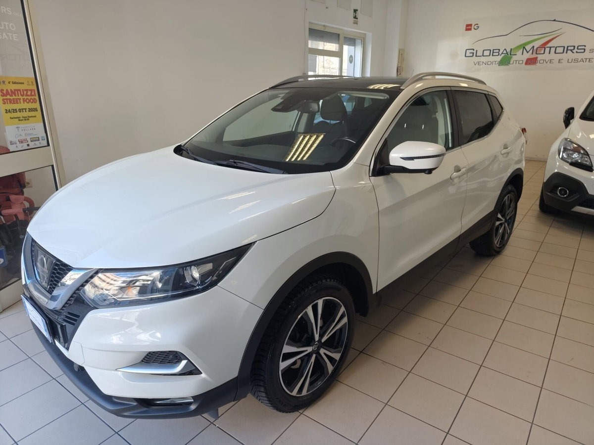 Nissan Qashqai 1.5 dCi N-Connecta (2)