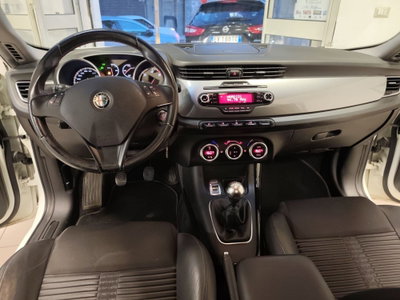 Alfa Romeo Giulietta 1.6 JTDm-2 Exclusive (4)