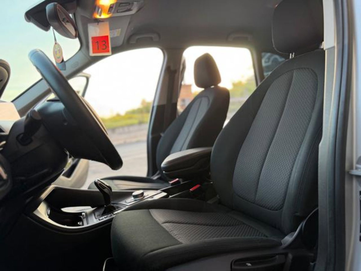 BMW X1 sDrive18i Advantage (13)