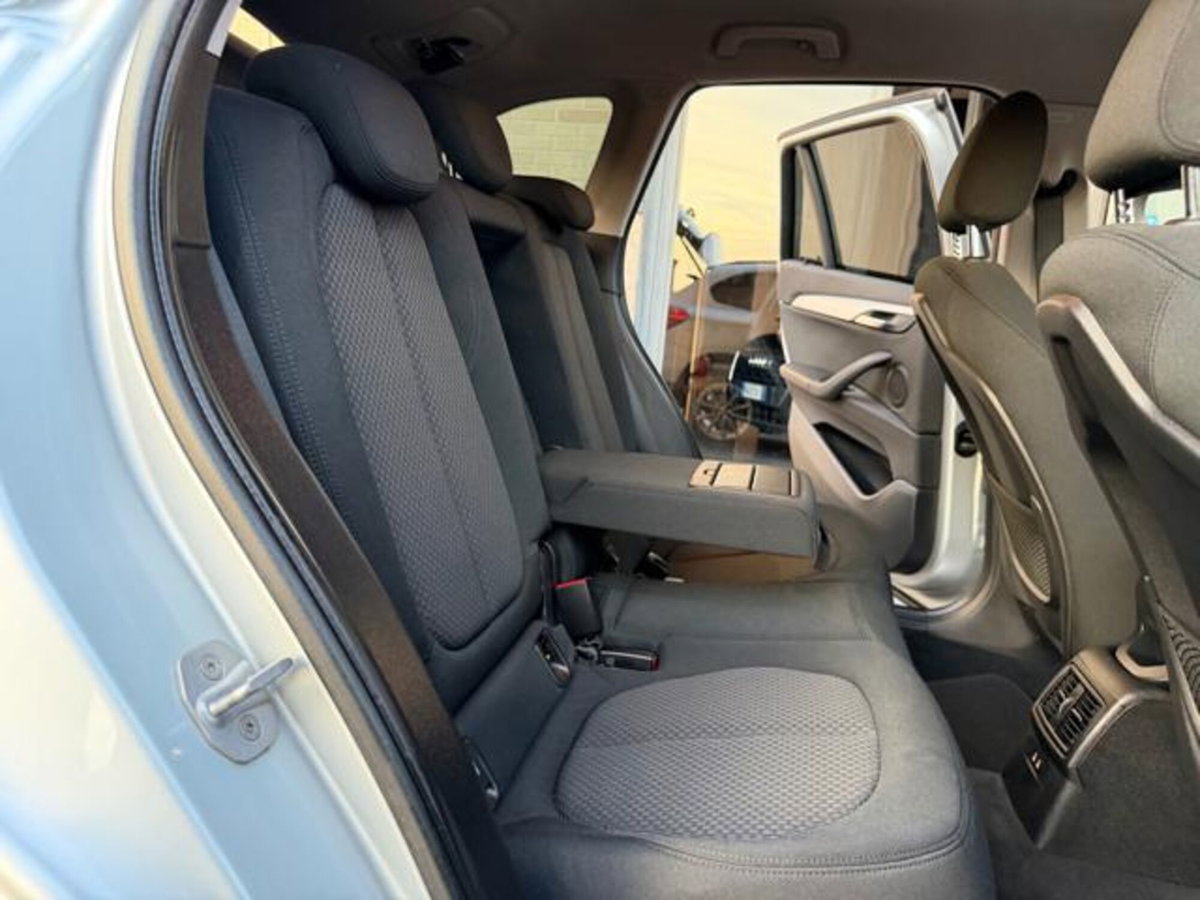 BMW X1 sDrive18i Advantage (9)